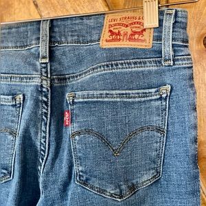 711 skinny size 27 Levi jeans